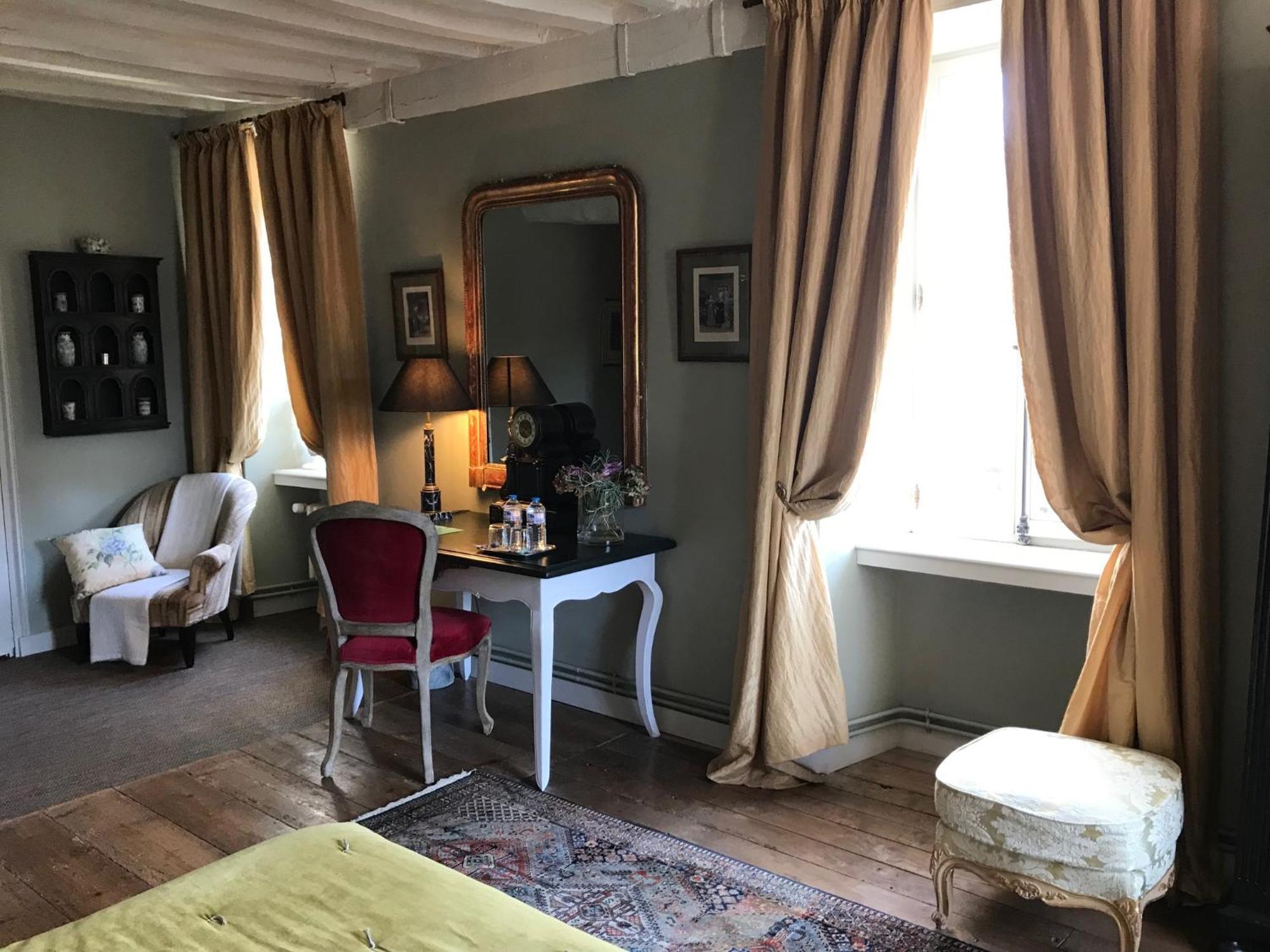 Hotel Tanquerey De La Rochaisiere Кутанс Екстериор снимка